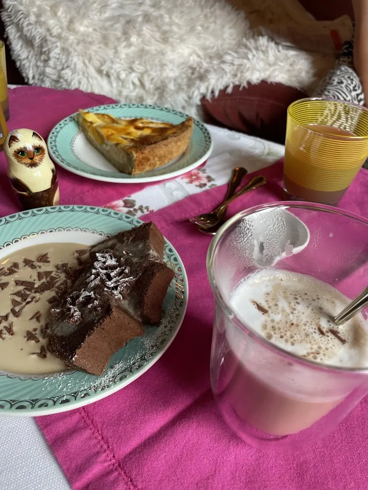 Perzikkentaart Chocoladetaart Cappuccino